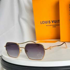 Picture of Louis Vuitton Sunglasses _SKUfw75179612fw